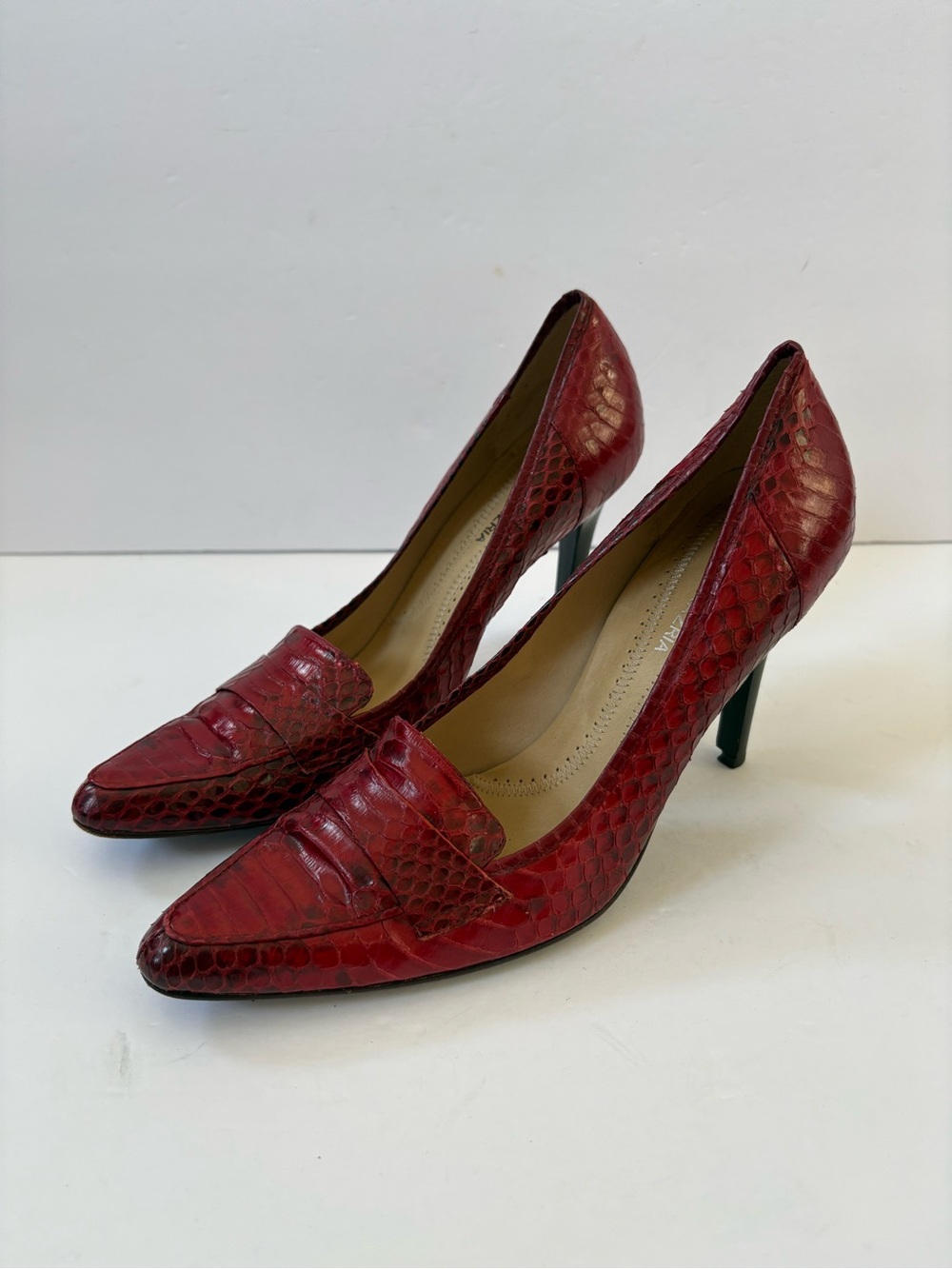 VNTG BCBGMaxazria Red Snake Leather Pointed Toe Y2K Baddie Career Pump‎ Shoe 7